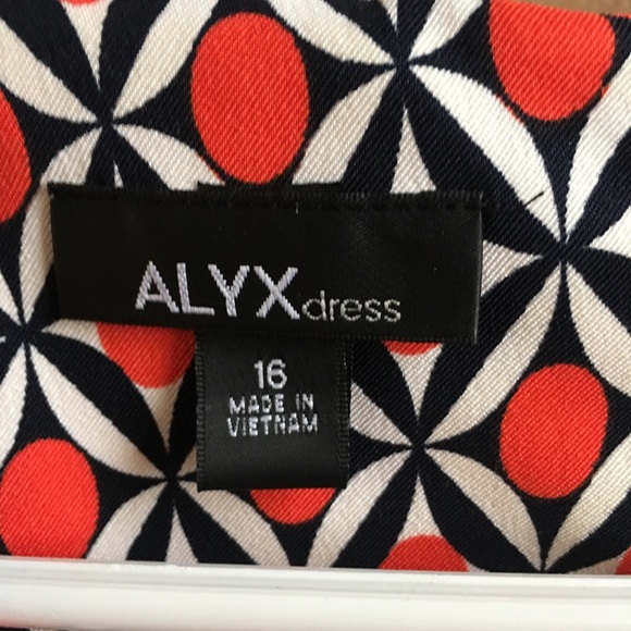 Pattern Dress - Picture 4 of 4